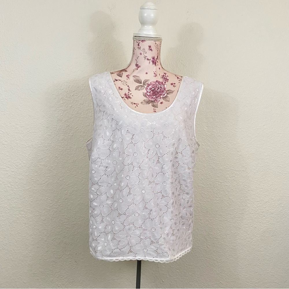 Escapades sz:1X White Silky Floral Lace Sleeveless Blouse Top